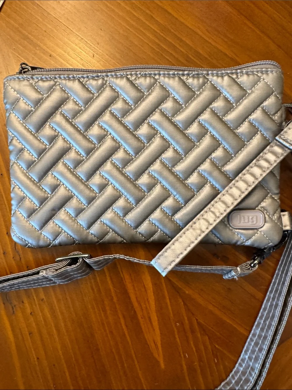 Lug peekaboo Quilted Metallic Pearl Crossbody/wristlet w/Detachable Straps